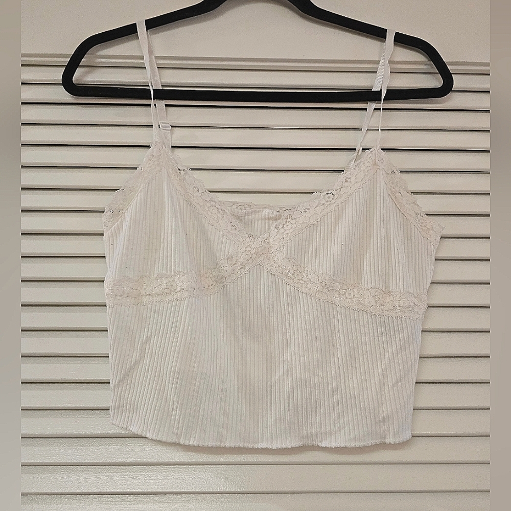 SHEIN - Sleeveless Cami Lace Ribbed Crop Top With Adjustable Straps